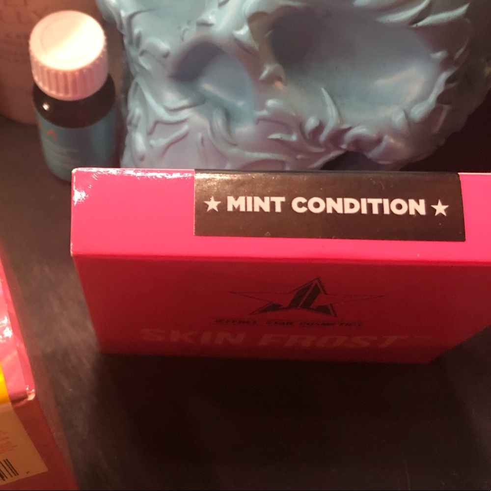 Jeffrey Star mint condition skin frost